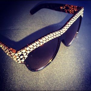 ✨Sparkling Oversized Tortoise Frame Sunnies ✨